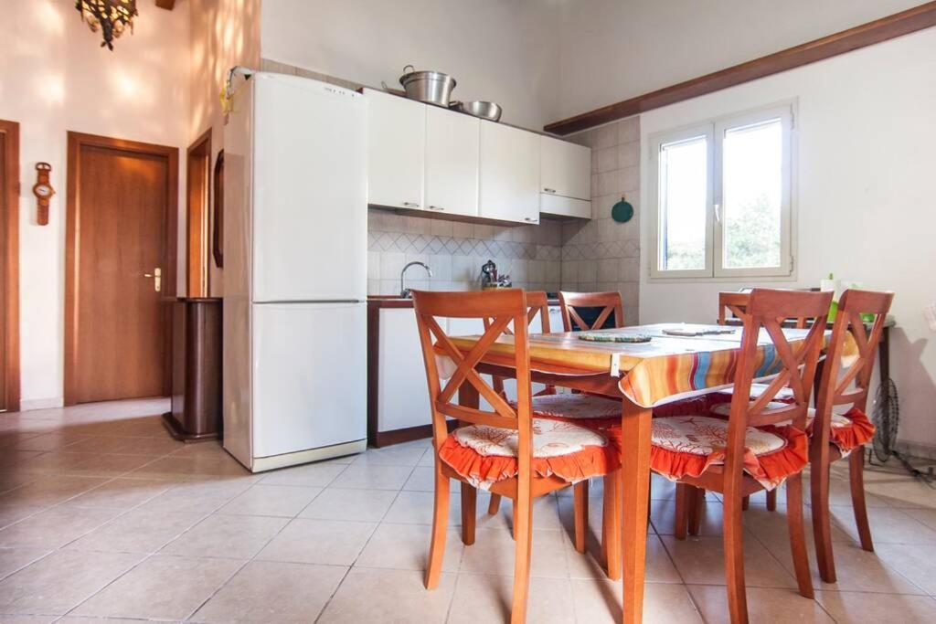 House Sunrise Sperlonga- Giardino-50m Mare-park Gratuito E Portico Holiday home Sperlonga