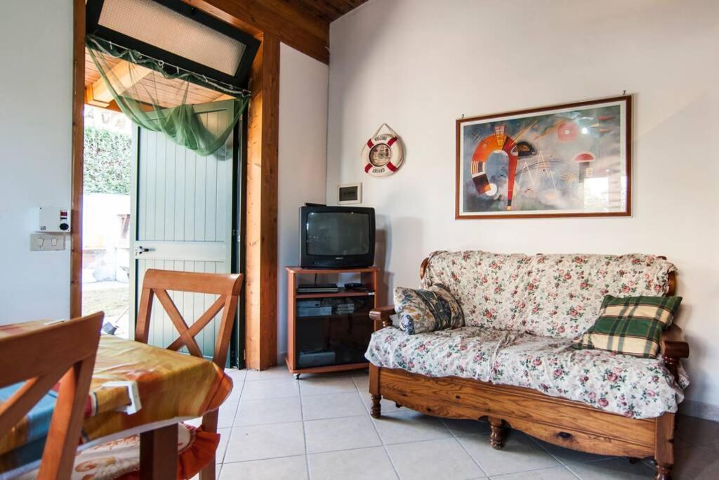House Sunrise Sperlonga- Giardino-50m Mare-park Gratuito E Portico *